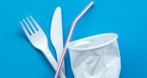 Certains produits en plastique &agrave; usage unique sont interdits !