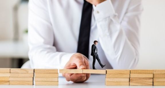 Crise syst&eacute;mique : une assurance pour couvrir les pertes d’exploitation des entreprises ?