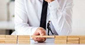 Crise syst&eacute;mique : une assurance pour couvrir les pertes d’exploitation des entreprises ?
