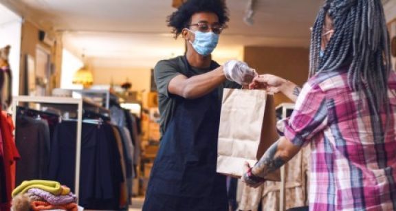 Un protocole sanitaire renforc&eacute; pour les commerces
