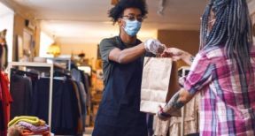 Un protocole sanitaire renforc&eacute; pour les commerces