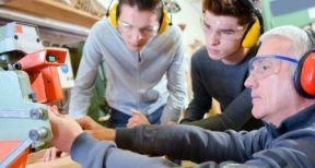 Contrats en alternance : les aides exceptionnelles reconduites pour un mois