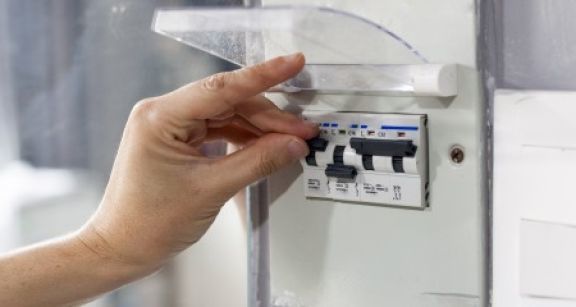 Entreprises et commerces ferm&eacute;s : report de paiement des factures d’&eacute;nergie