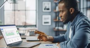 Travailleurs ind&eacute;pendants : comment r&eacute;gler vos dettes de cotisations sociales ?