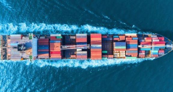Les taux de fret restent &agrave; des niveaux records dans le transport maritime