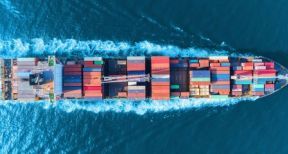 Les taux de fret restent &agrave; des niveaux records dans le transport maritime