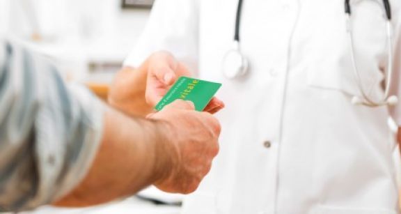 Compl&eacute;mentaire sant&eacute; obligatoire : une aide financi&egrave;re pour les salari&eacute;s pr&eacute;caires