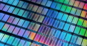 Stockage de donn&eacute;es : un CD de verre lisible plusieurs milliards d’ann&eacute;es