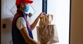 La livraison de repas bien install&eacute;e dans les habitudes des Fran&ccedil;ais