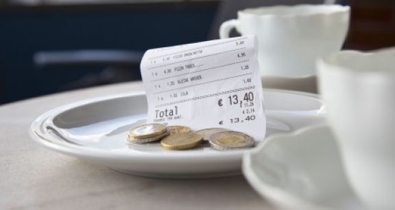 Des pourboires exon&eacute;r&eacute;s de cotisations sociales et d’imp&ocirc;t