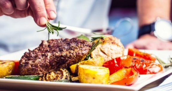 Hausse de 12 % pour les r&eacute;servations au restaurant en 2021