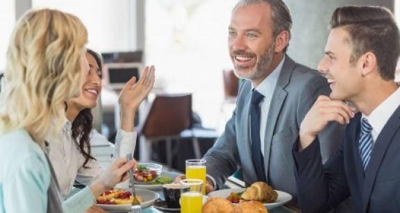 Frais de repas d&eacute;ductibles : les seuils pour 2022