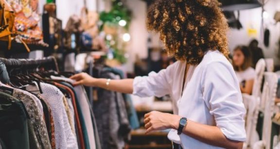 Les Fran&ccedil;ais ont d&eacute;pens&eacute; pr&egrave;s de 130 Md€ en ligne en 2021