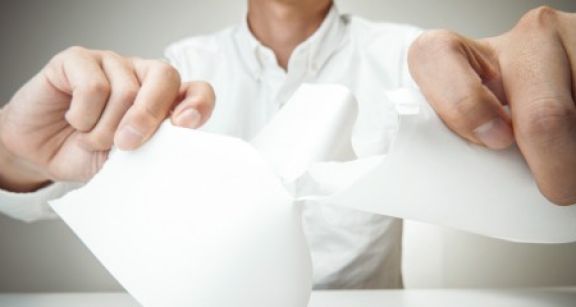 Quels clients doivent &ecirc;tre inform&eacute;s de la possibilit&eacute; de ne pas renouveler leur contrat tacitement reconductible ?