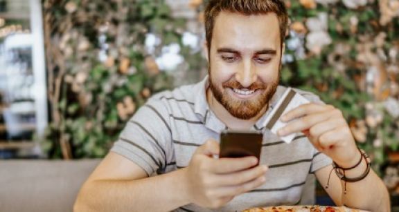 L’iPhone se transforme en terminal de paiement pour les commer&ccedil;ants