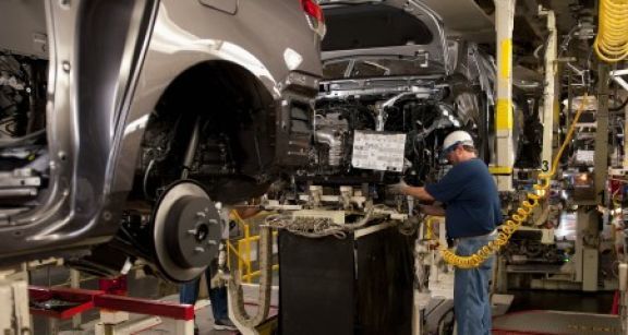 Renault et Stellantis : les syndicats jugent les hausses de salaires propos&eacute;es trop faibles