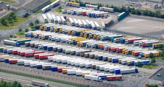 Le transport routier de marchandises en sous-capacit&eacute; en 2022