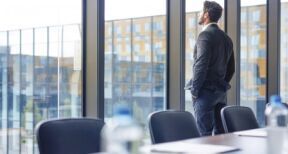 Taxe sur les salaires : quid de la r&eacute;mun&eacute;ration des dirigeants de holdings mixtes ?