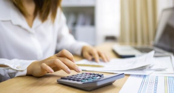 Une hausse du Smic et du minimum garanti au 1 mai