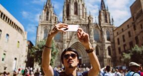 L’activit&eacute; touristique poursuit son redressement