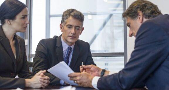 Quand une clause de non-concurrence figure dans un pacte d’associ&eacute;s