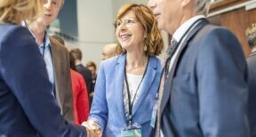 Repr&eacute;sentation d’int&eacute;r&ecirc;ts : une extension aux responsables publics locaux
