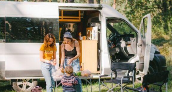 Une saison estivale sous le signe du travel revenge… temp&eacute;r&eacute; par l’inflation