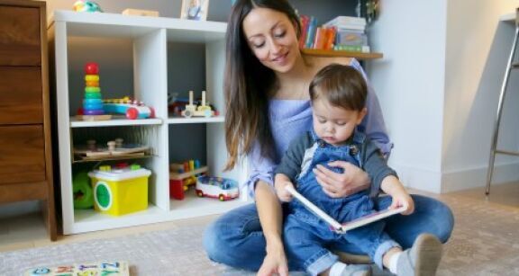 Les jouets et les livres tirent les march&eacute;s enfant vers le haut