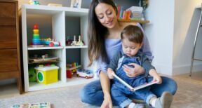 Les jouets et les livres tirent les march&eacute;s enfant vers le haut