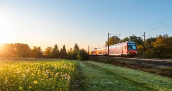 La SNCF invit&eacute;e &agrave; r&eacute;duire sa consommation &eacute;lectrique, pas le trafic