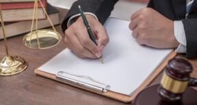 Greffiers des tribunaux de commerce : lutte contre la fraude sociale