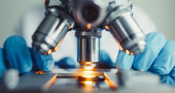 Biologistes : un rapport sur les &eacute;volutions et enjeux de la biologie m&eacute;dicale en France