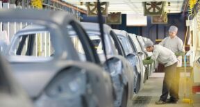 Les &eacute;quipementiers automobiles dans la tourmente