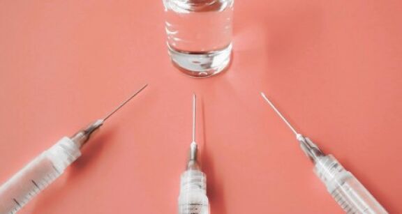 Professionnels de sant&eacute; : de possibles modifications dans les obligations vaccinales