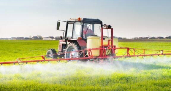 Agriculture : une zone de protection de 10 m&egrave;tres lors de l’utilisation de produits class&eacute;s CMR2