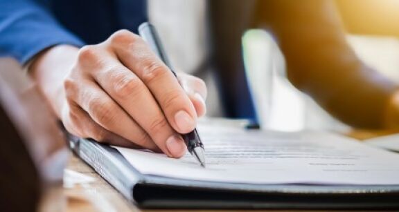 Notaires : les honoraires d’avocat sont-ils d&eacute;ductibles ?