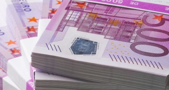 Les versements et retraits d’esp&egrave;ces sup&eacute;rieurs &agrave; 10 000 € devront &ecirc;tre signal&eacute;s &agrave; Tracfin