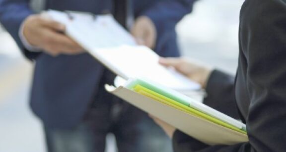 Quand un redressement fiscal est contraire &agrave; une attestation du contr&ocirc;leur des imp&ocirc;ts