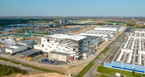 ACC inaugure la premi&egrave;re gigafactory fran&ccedil;aise de batteries