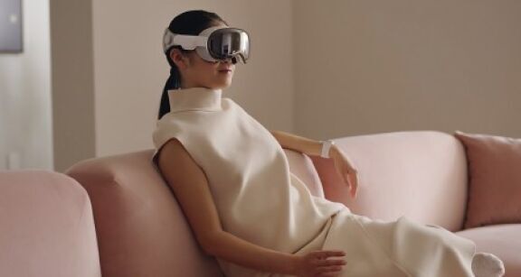 Apple lance Vision Pro, un casque de r&eacute;alit&eacute; mixte