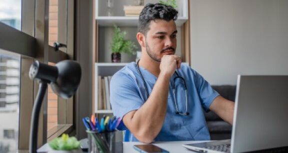 Infirmiers : signature de l’avenant n°10 pour la prise en charge des patients &agrave; domicile
