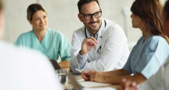 Professionnels de sant&eacute; : 4 000 maisons de sant&eacute; en 2027