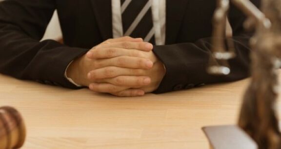 Notaires : suspension provisoire d’un notaire mis en examen