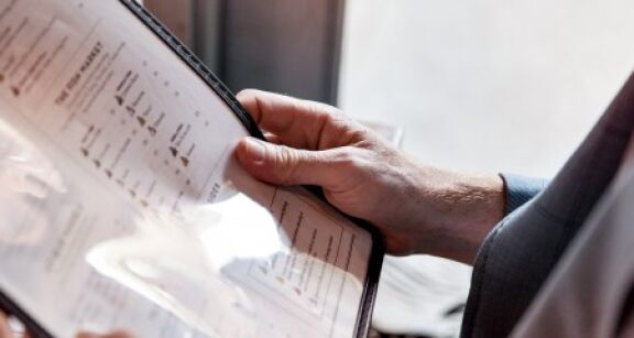 Restaurants : les cartes devront mentionner les plats non faits maison d’ici 2025
