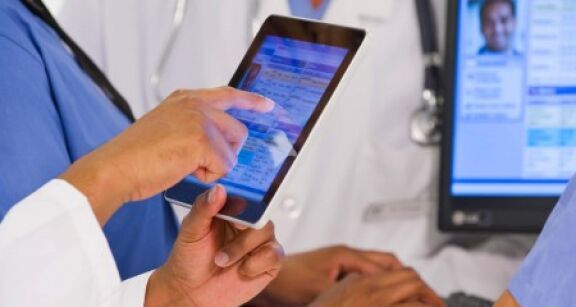 Professionnels de sant&eacute; : quel acc&egrave;s possible au dossier m&eacute;dical partag&eacute; ?