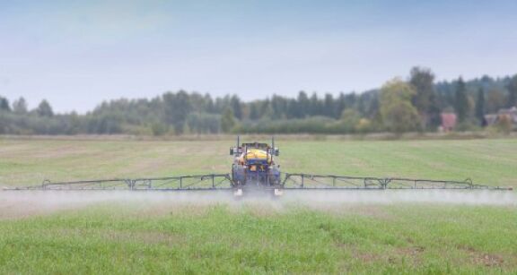 Toutes cultures : le glyphosate &agrave; nouveau autoris&eacute; pour 10 ans