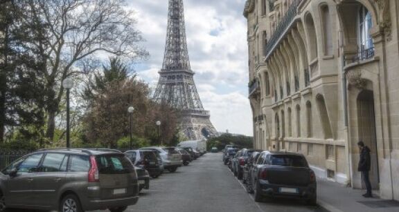 SUV : vers une hausse des tarifs de stationnement &agrave; Paris ?