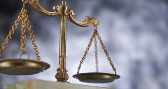Professionnels du droit : liste des professions r&eacute;glement&eacute;es