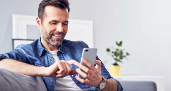 Cadeaux et bons d’achat offerts aux salari&eacute;s : les limites 2024