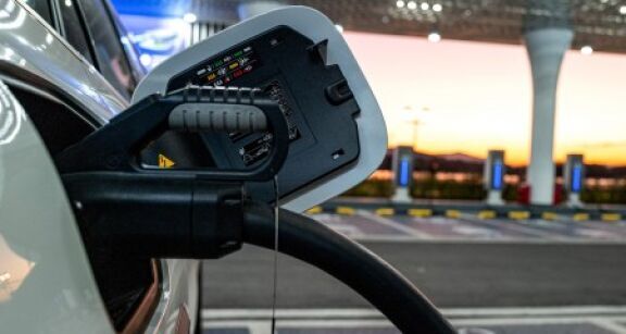 Voitures &eacute;lectriques : la fin du leasing &agrave; 100 € par mois